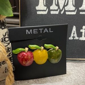 NWT Kohl’s Metal Apples Pin Brooch!